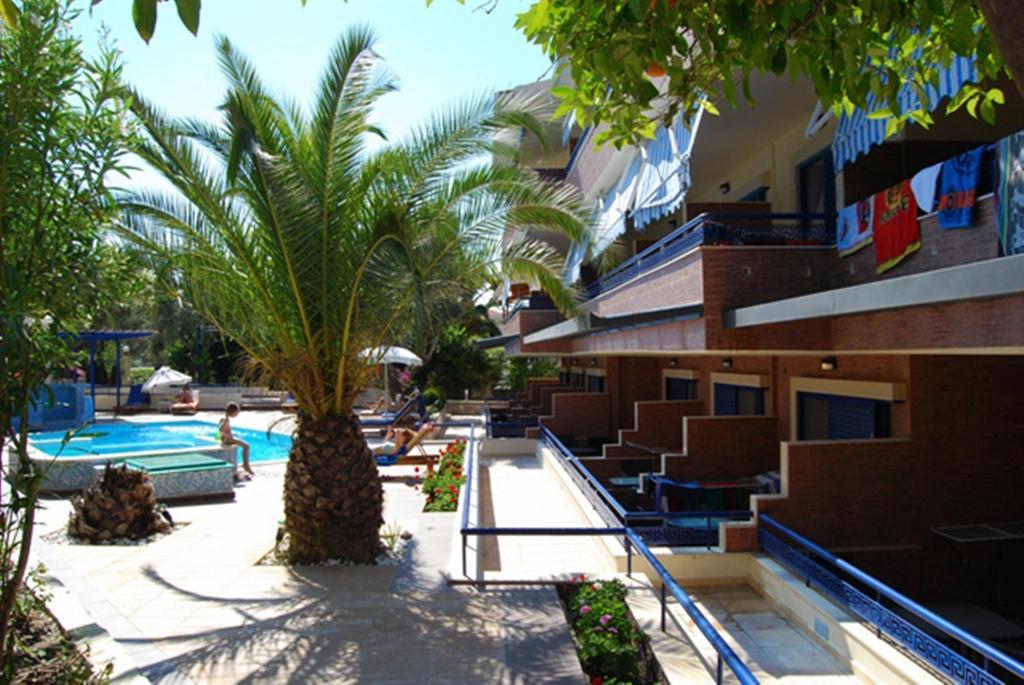 Philoxenia Village Hotel-studios 3*