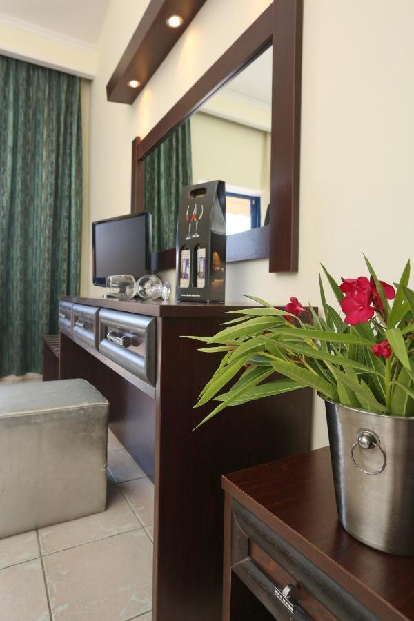 Philoxenia Village Hotel-studios Aparthotel
